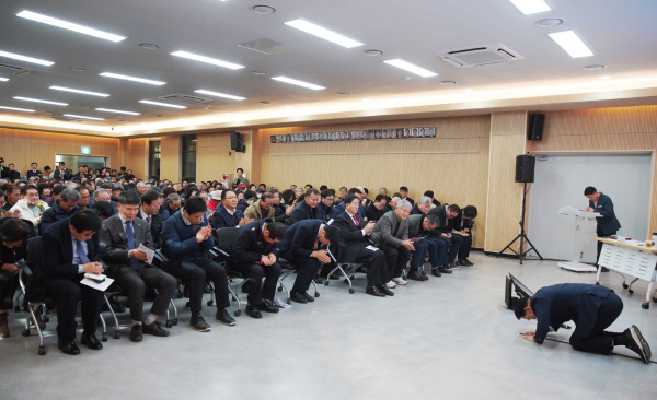 이완섭 서산시장이 16일 부석면 행정복지센터에서 부석면 시민과의 대화를 진행하고 있다