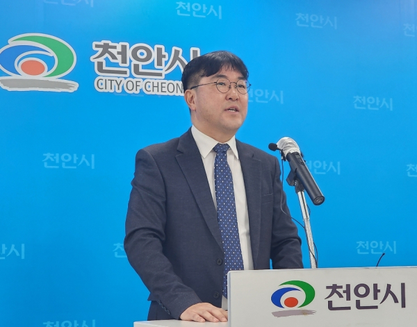 총선 '천안갑' 출마를 선언하는 황천순 전 천안시의회 의장/사진=박동혁 기자