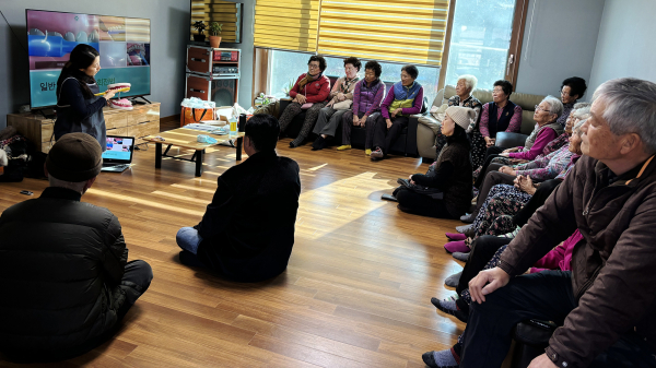 지난 15일 마룡리에서 진행된 찾아가는 어르신 구강리듬체조교실