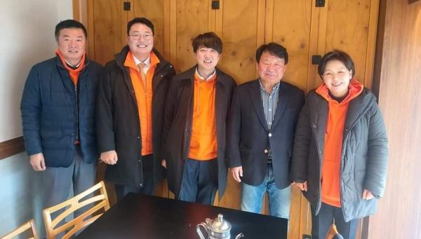 염홍철 전 대전시장과 이준석 대표를 비롯한 개혁신당 지도부가 31일 대전에서 회동했다. 사진=염 전 시장 페이스북 갈무리