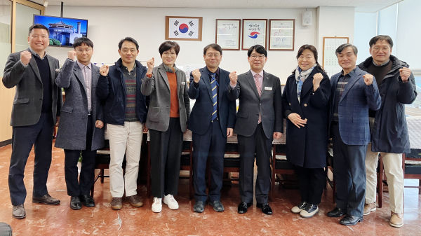 지난 5일 농업기술센터 소장실에서 열린 업무 협의회 개최 단체사진