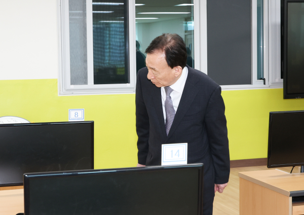 설동호 교육감, 대전 신설 학교 개교 준비 현장점검 모습
