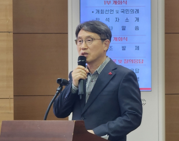 기조 발제에 나선 한상경 천안시청소년재단 대표이사/사진=박동혁 기자