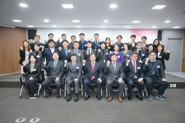 19일 가족과 함께하는 사무관 임용식 개최 기념사진