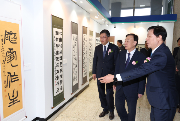 봄빛갤러리 서예 초대전 개최 모습