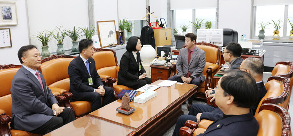 환경특위 국회 방문 모습