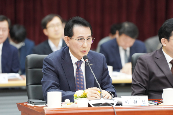 21일 이완섭 서산시장이 충남도청에서 열린 제5회 지방정부회의에서 임신, 출산, 육아 정책에 대해 개선을 건의했다.