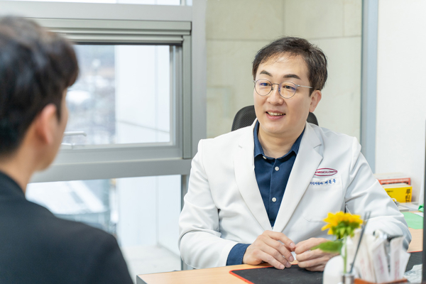 유성선병원 가정의학과 여준구 전문의 기능의학클리닉 진료 모습