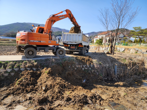 하천 수해 복구공사 모습