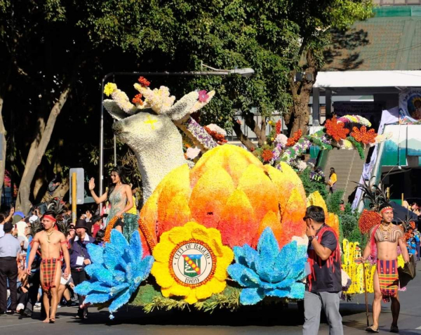 필리핀 최대 꽃축제인 ‘제26회 파낙벵아 꽃 축제’에 참가 모습
