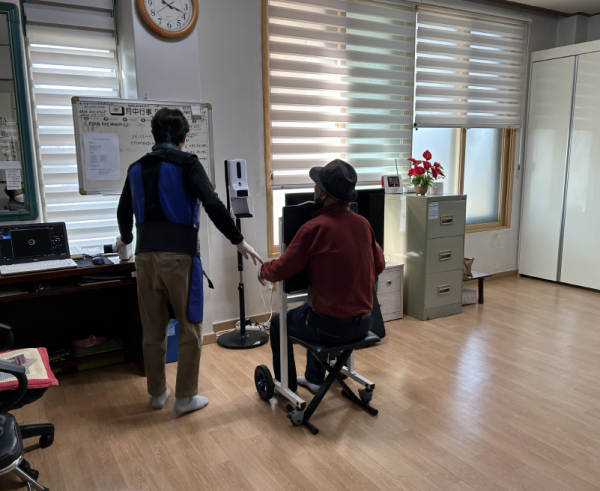 지난해 3월 용장1리 경로당에서 진행된 노인 결핵 이동 검진