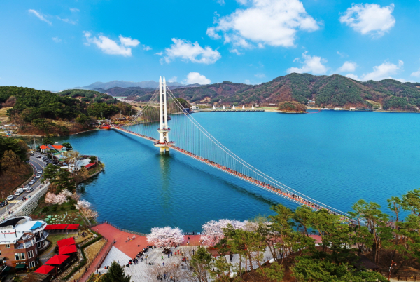 예당호출렁다리 전경