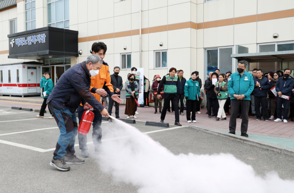 지난 6일 태안읍 백화노인복지관에서 진행된 훈련 모습.
