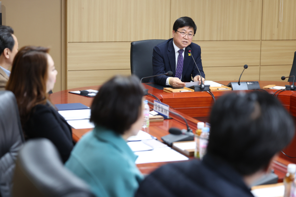 7일 오후에 청사 3층 상황실에서 ‘제10회 지방보조금관리위원회’가 열리고 있다.