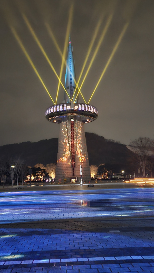지난해 엑스포과학공원 야간 개장 모습 (레이저, 고보조명)