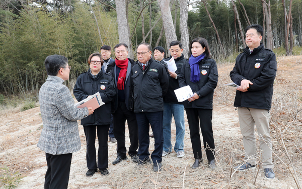 행정문화복지위원회, 2024년 제1회 추경예산안 심사 중 현장방문(윤석중 선생 세거지 진입로)