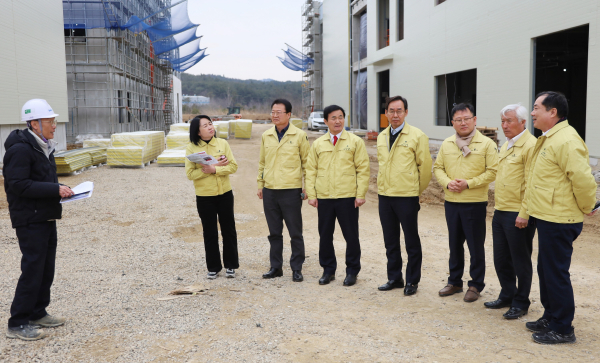 산업건설위원회, 2024년 제1회 추경예산안 심사 중 현장방문 ((주)잉크테크)