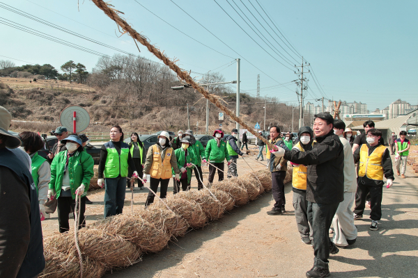 ​2024 기지시줄다리기 축제 개최 위한 큰 줄 제작 모습​