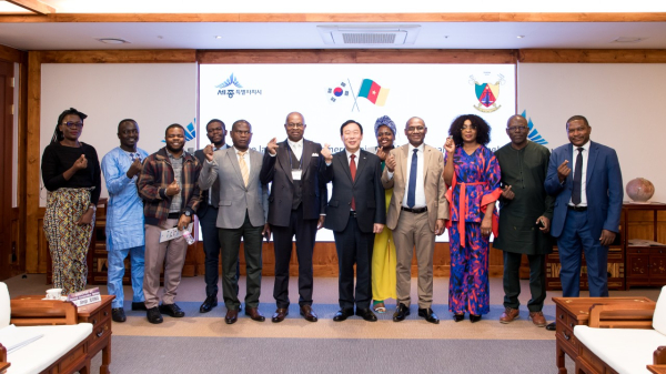 세종시-카메룬 정부 고위공무원 대표단  접견 단체사진