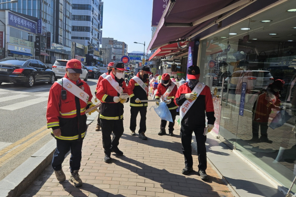 공주시, 산림조합 합동으로 산불 예방 캠페인 진행 모습