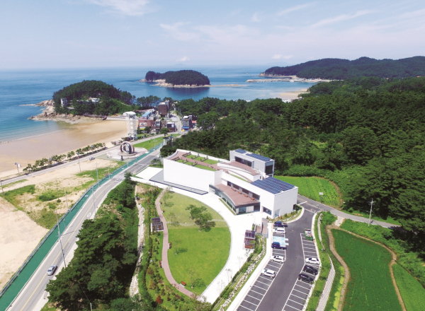 유류피해 극복 사진전이 열리는 유류피해극복기념관