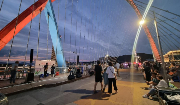 ‘엑스포다리 상설 버스킹 공연’