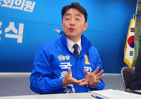 강훈식 국회의원(더불어민주당, 아산을)은 7일 “4·10 총선에서 압도적으로 이기고 싶다”고 강조했다/사진=박동혁 기자<br>