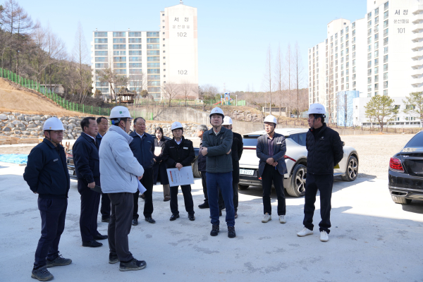 홍순광 서산 부시장이 지난 8일 운산면의 대형 건축공사 현장을 찾아 안전관리사항을 점검했다.