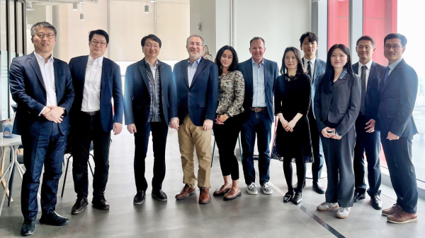 조폐공사 임도현 이사(왼쪽 세 번째)와 세계은행, 모바일신분증 관계자들이 간담회 후 기념촬영을 하고 있다.