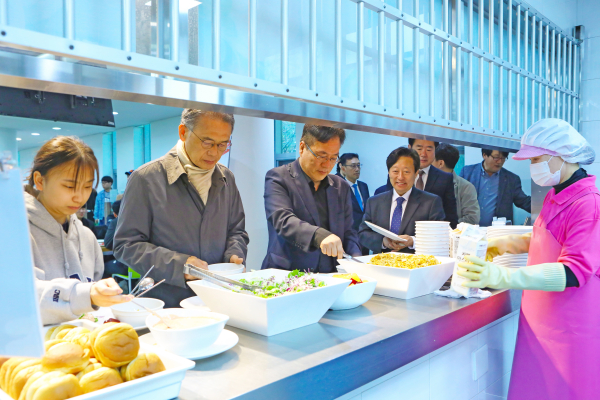 한남대 이승철 총장, 2024 천원의 아침밥 오프닝 행사 모습