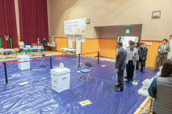최원철 공주시장, 총선 사전투표소 현장 점검