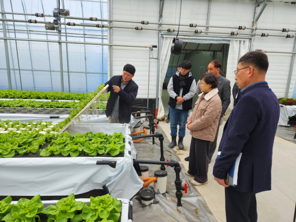 3.20240219_장암면 장하리 청년스마트팜 1호 농장 방문