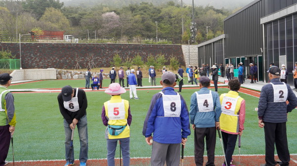 지난 16일 서산시 게이트볼장에서 진행된 ‘제26회 대한노인회 서산시지회장기 게이트볼 대회’ 모습