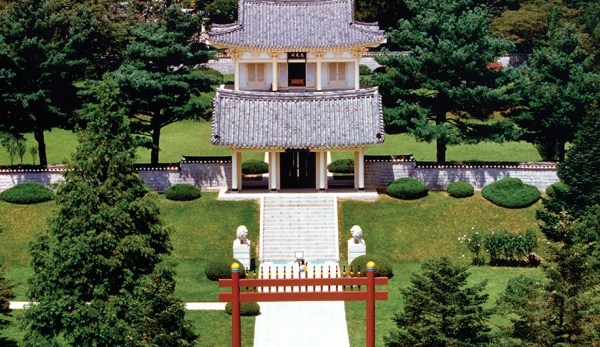 윤봉길 의사의 생애와 정신을 기리는 충의사