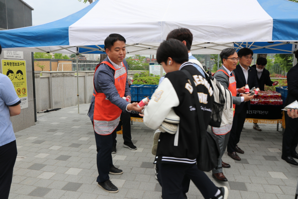 「쌀 한톨에 키 한 Tall」 아침밥 먹기 캠페인 진행에 동참 중인 권희근 본부장