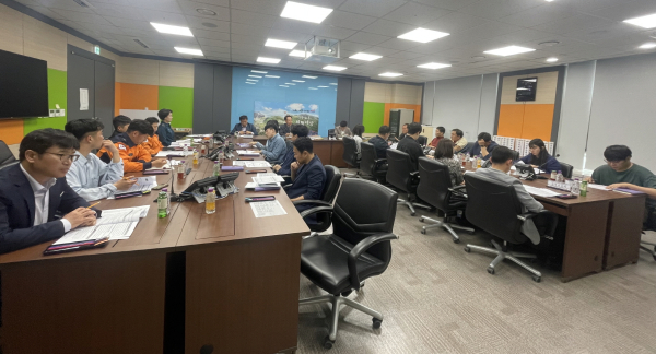 컨설팅 및 기획 회의 모습