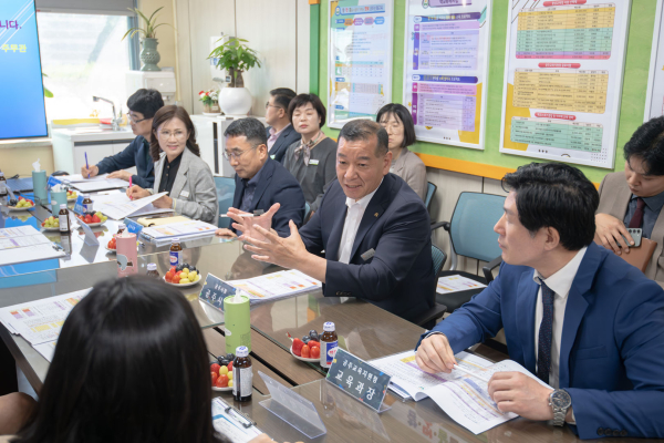 최원철 공주시장, 신월초 늘봄학교 현장 방문 모습