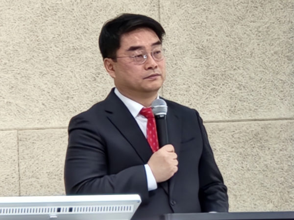 브리핑 하는 남궁호 세종시 경제산업국장<br>