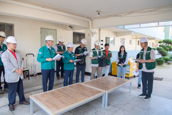 최원철 공주시장, ‘안전대전환 집중안전점검’ 현장 점검 진행 모습