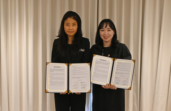 업무협약식 (사진 왼쪽부터) 코트야드 바이 메리어트 세종 이지숙 총지배인, 세종광역정신건강복지센터 최윤미 부센터장