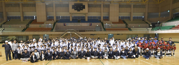 13일 백제체육관에서 ‘2024 충남도민체육대회’에 출전하는 공주시 선수단의 결단식 기념사진