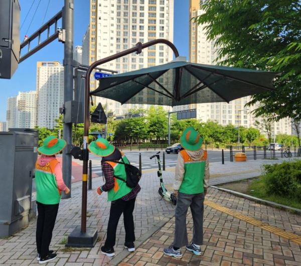 그늘막 점검 모습