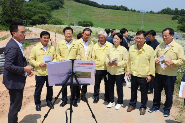 산업건설위원회, 2024년도 행정사무감사 중 현장방문 (운산한우목장 웰빙산책로)