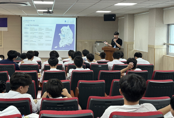 계룡디지텍고등학교 재학생 대상 찾아가는 입학설명회 개최 모습