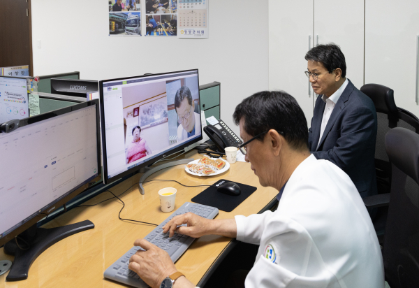 지난 9일 청양군보건의료원에서 ‘방문 원격협진 사업’ 진행 상황 점검 모습