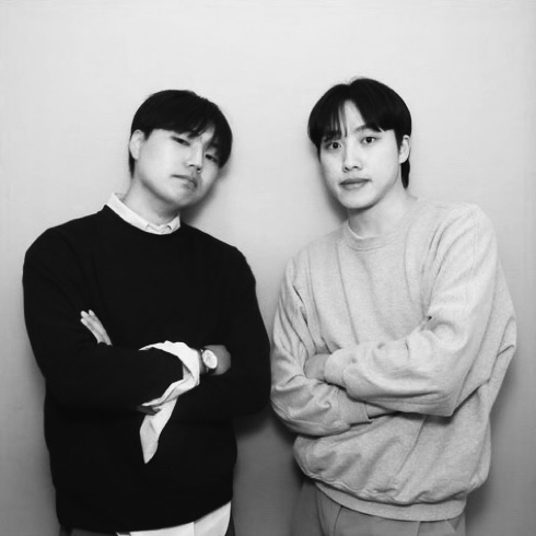 수상자 모습 (사진 오른쪽부터 장정욱, 김태호)