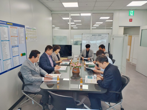 행안부 방문사진 (2024년 5월 9일 행정안전부 균형발전진흥과 방문 임철언 균형발전지원국장에 섬지역특성화 공모사업 선정 당위성 설명)