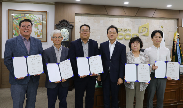 지방소멸 특별대책위원회 출범  (좌측부터) 대전세종연구원 최길수 연구위원, 목원대학교 신열 부총장, 대전어린이집연합회                         이애란 회장, 목원대학교 건축학과 백승효 교수