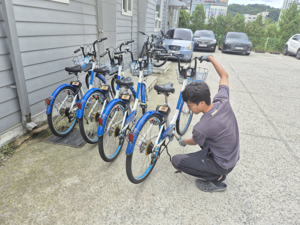 세종시 대표 브랜드“공공자전거 어울링” 안전점검 모습