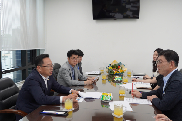 아산시의회 홍성표 의장, 아산시시설관리공단 방문 간담회 모습
